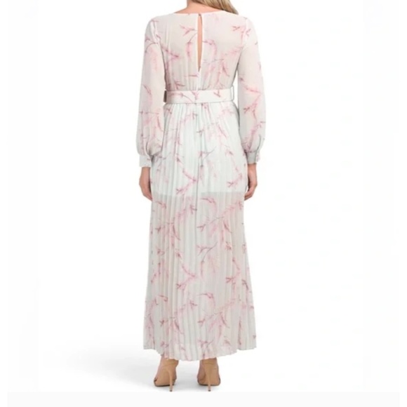 Brand New LOVE BY DESIGN Long Sleeve Pleated Maxi Dress - Picture 2 of 2